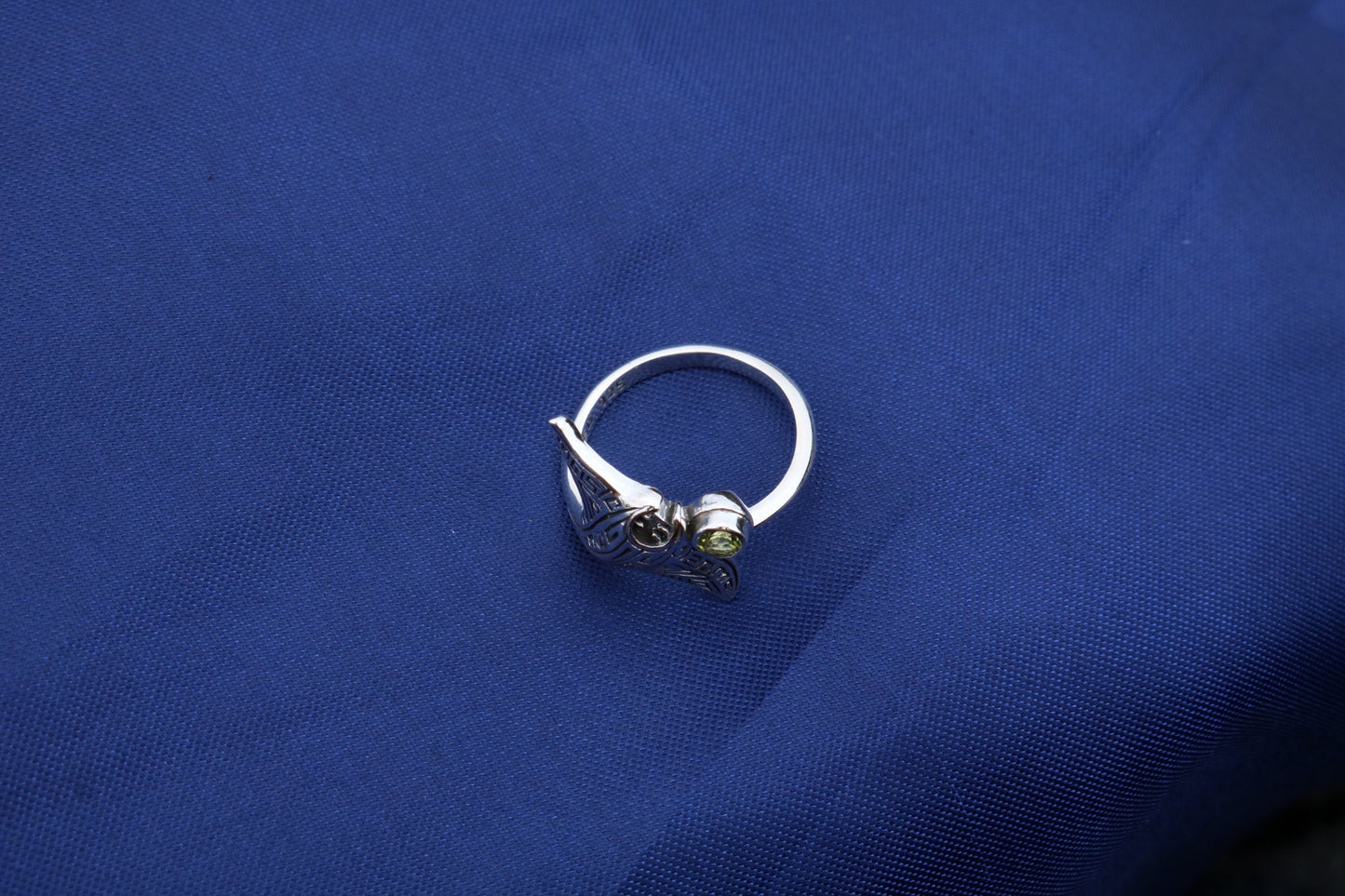 Manta Ray Ring Tribal Polynesian Tattoo Design Hahalua. Peridot. Sterling Silver.
