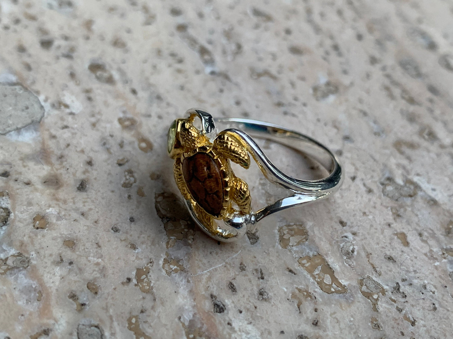 Turtle ring. Peridot, silver, gold, Hawaiian Koa Wood.