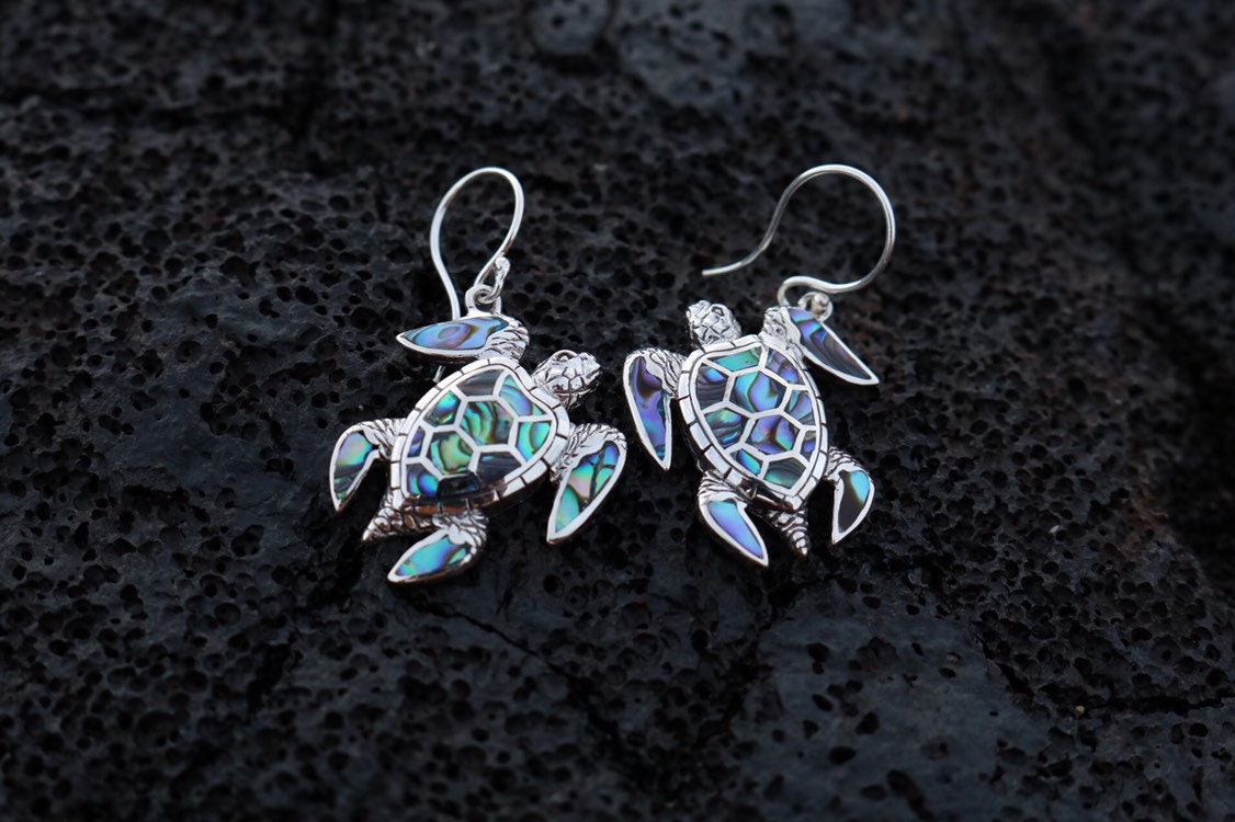 Green Sea Turtle Earrings. Hawaiian Honu Aumakua. Abalone Paua Shell, Sterling Silver .