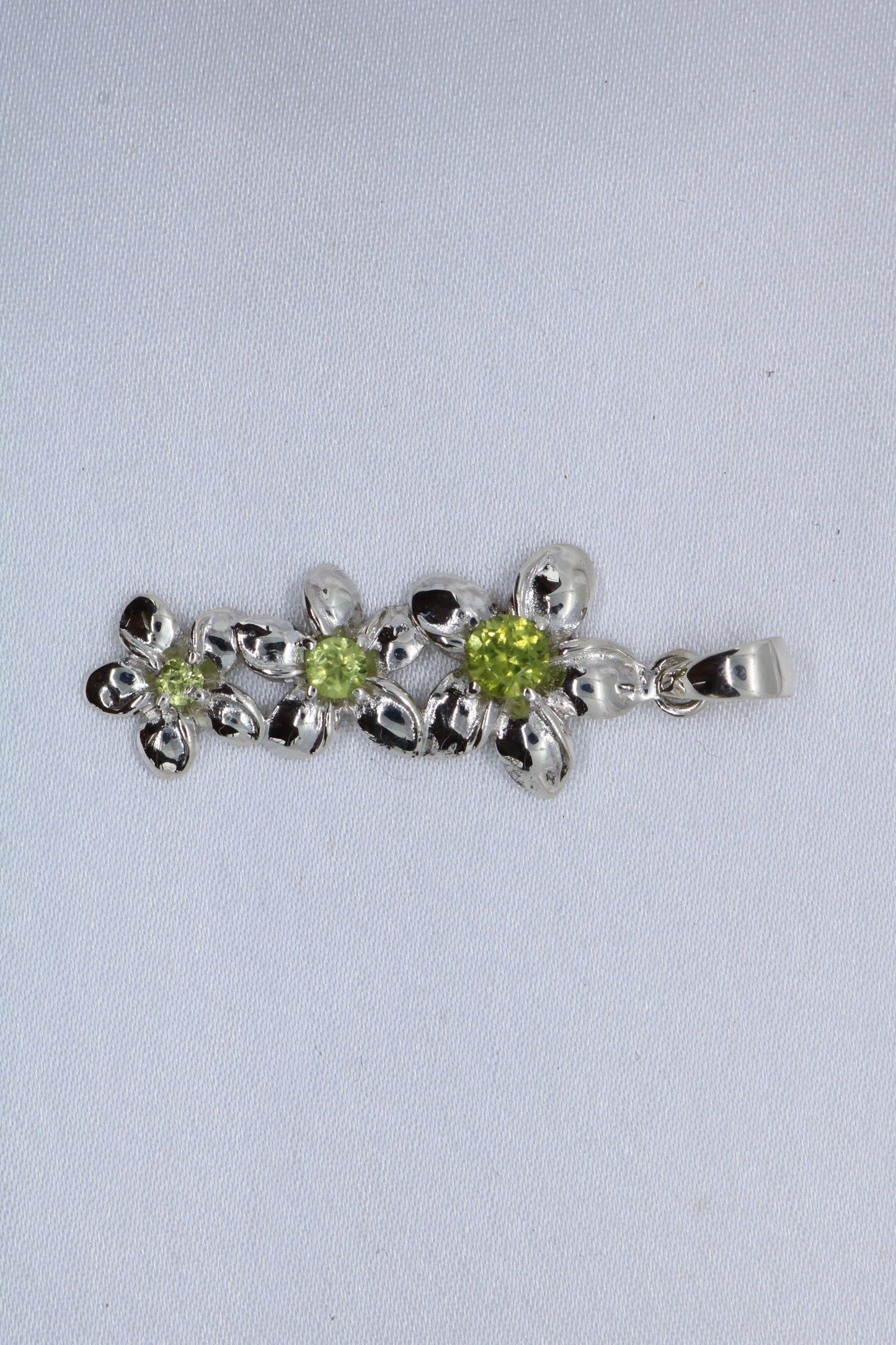 Plumeria triple flowers pendant. Silver, peridot, or blue topaz.