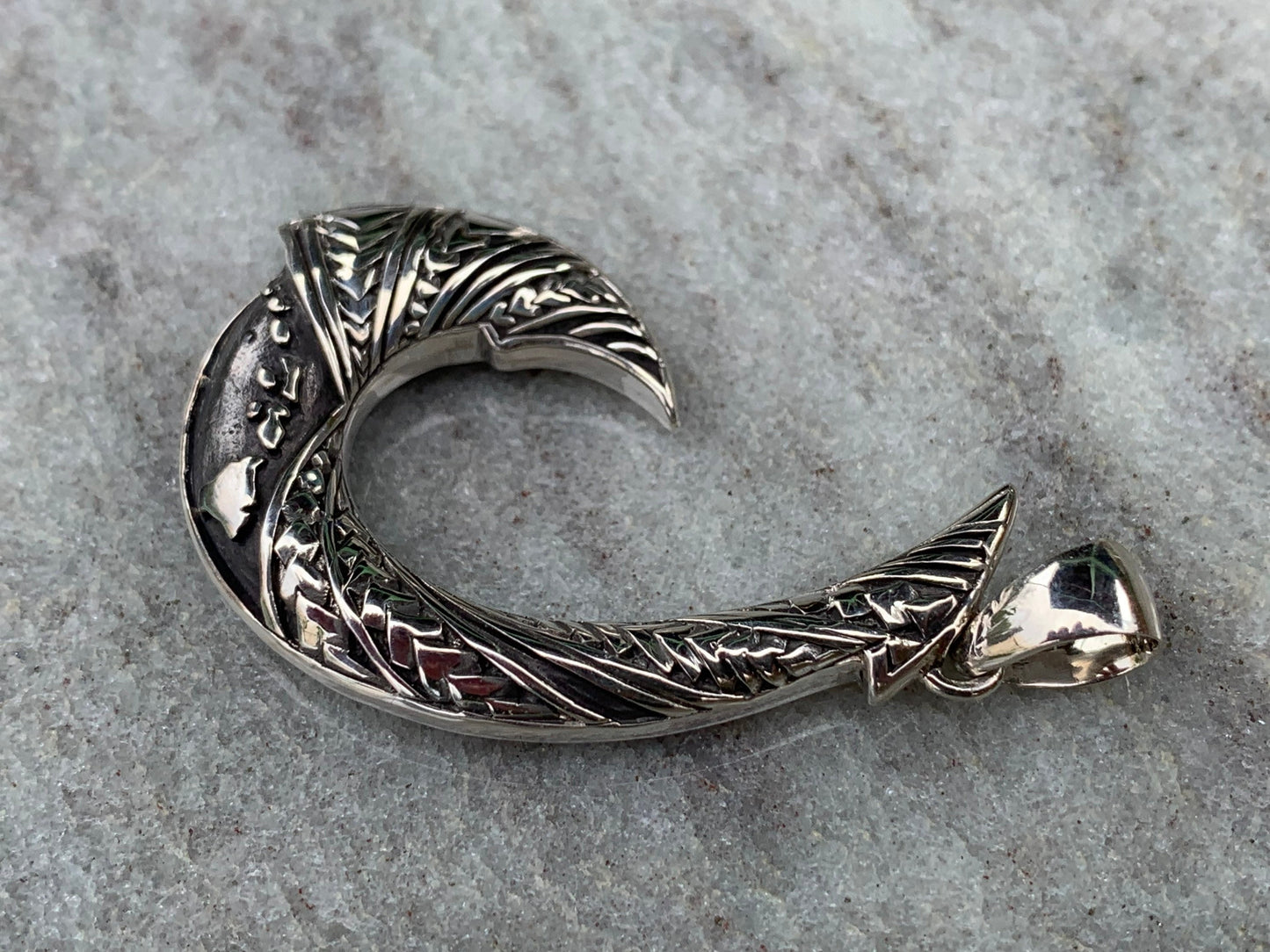Maui Hook Hawaiian Islands Chain - Kauai Oahu Maui Big Island Tribal Design Necklace Pendant. Sterling Silver.