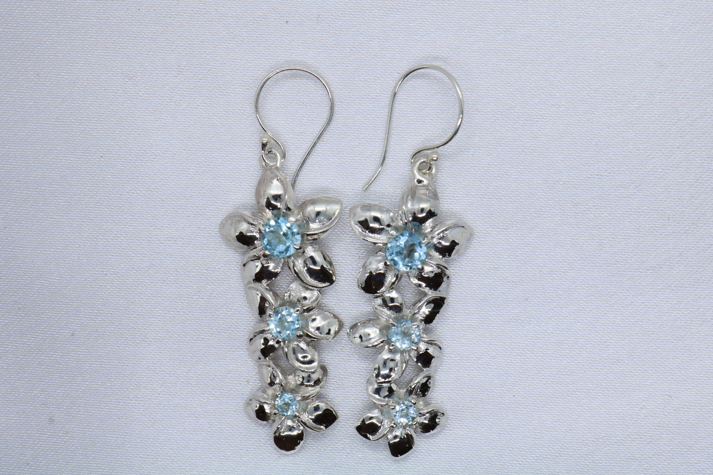 Plumeria triple flowers pendant. Silver, peridot, or blue topaz.