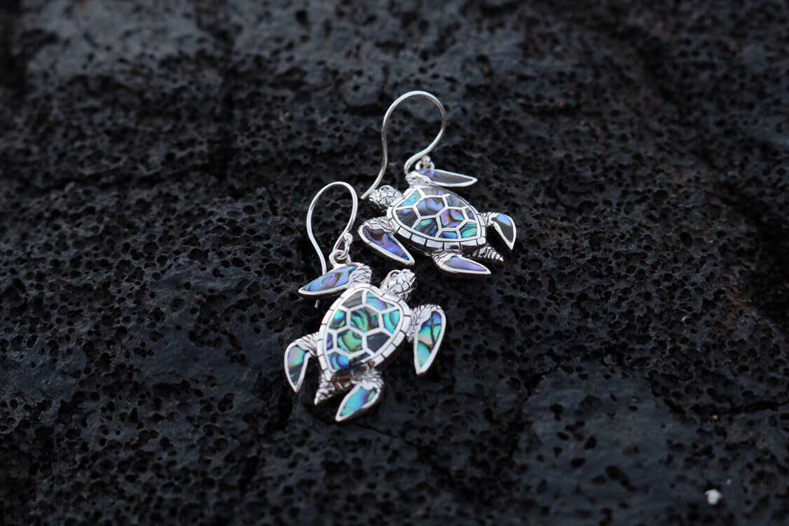 Green Sea Turtle Earrings. Hawaiian Honu Aumakua. Abalone Paua Shell, Sterling Silver .