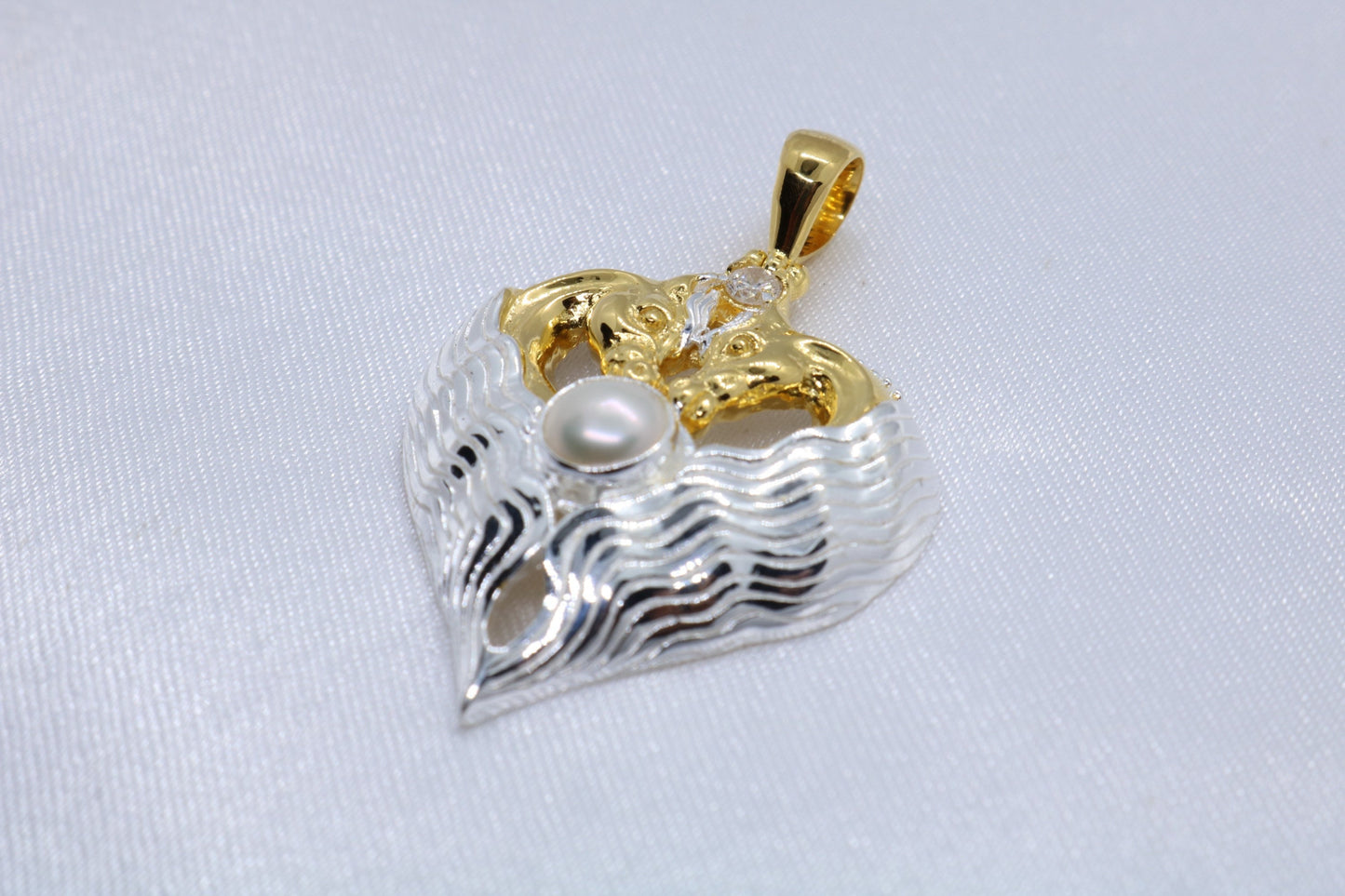 Horses Heart Necklace Pendant. 3mm Diamond, or Zircon, Pearl, 18K Gold Vermeil, Silver.