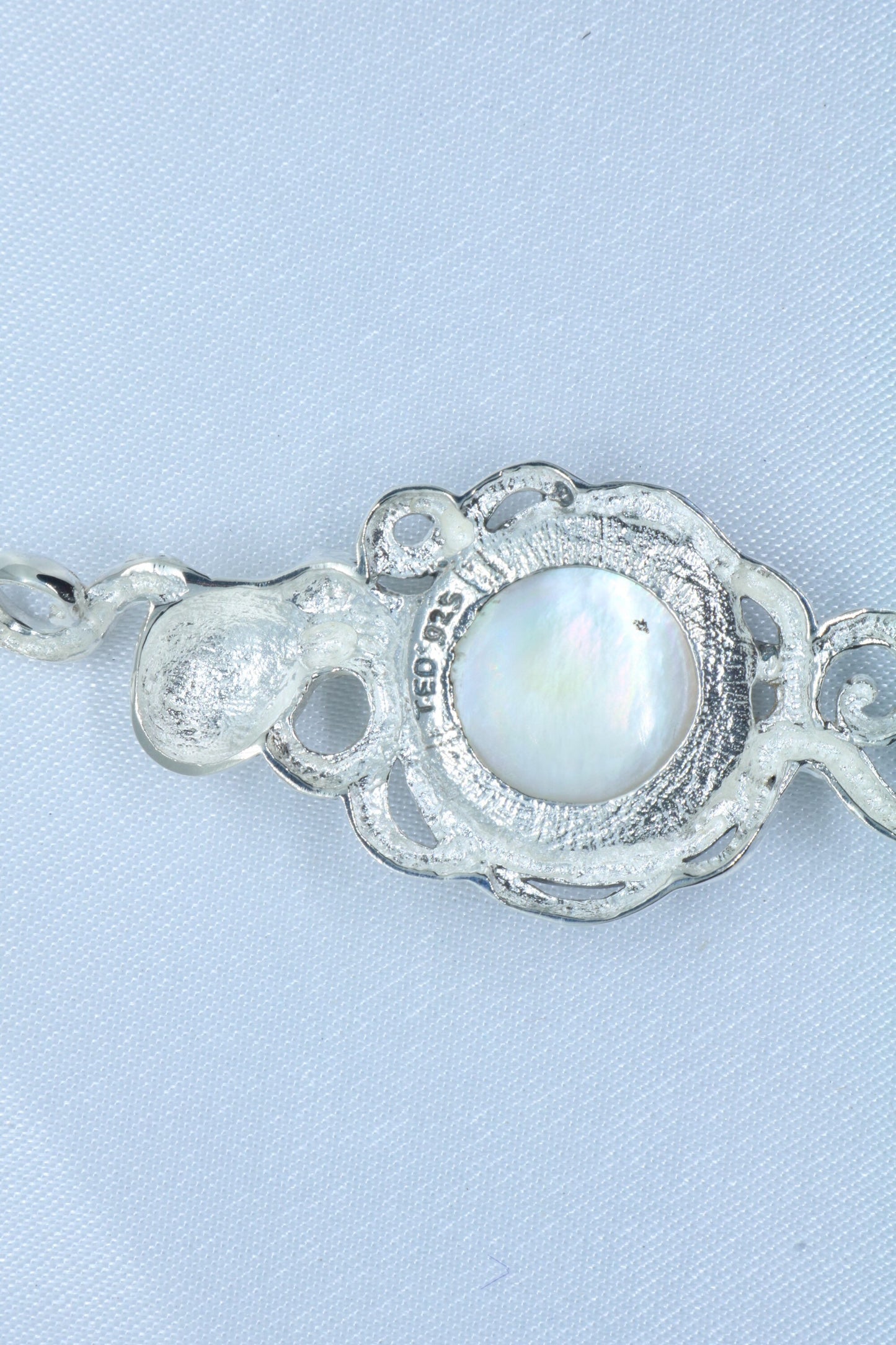 Octopus (Hawaiian He’e) Mabe White Pearl Pendant Necklace