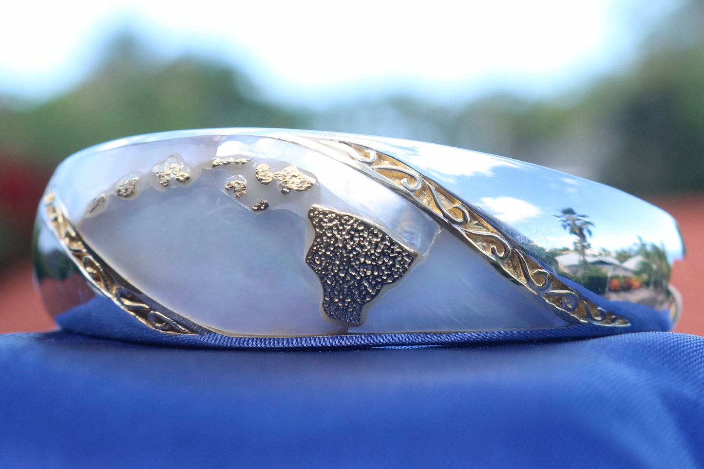 Hawaiian Islands Chain Bracelet Cuff. Kauai, Oahu, Maui, Big Island of Hawaii. Silver, 18k Gold, Mother of Pearl.