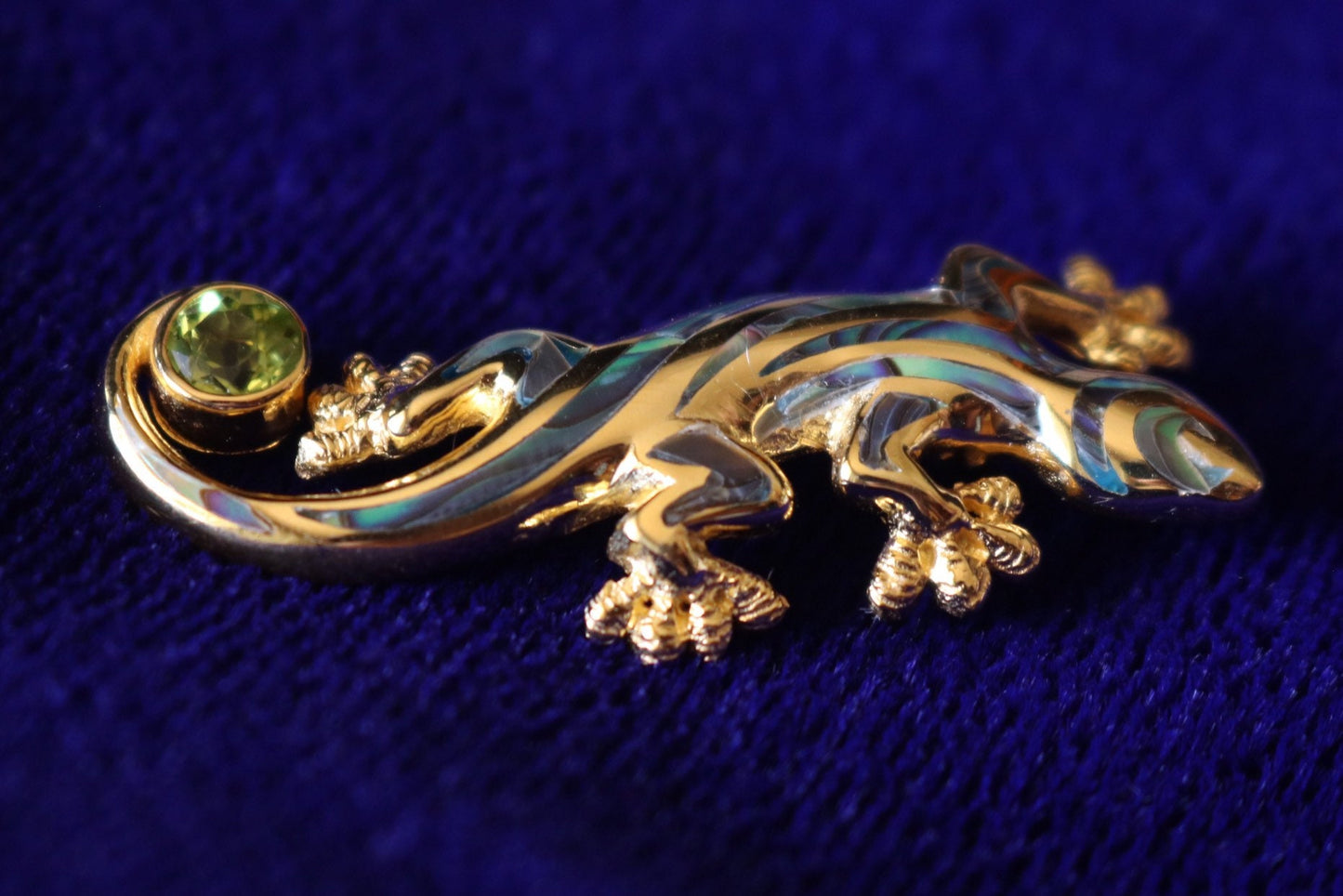 Hawaiian Gecko Lizard Salamander Necklace Pendant. Vermeil 18k Gold Silver Abalone Paua Shell Peridot.