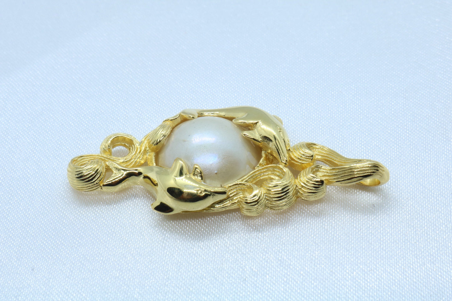 Dolphins Hawaiian Naia 18k Gold Vermeil Mabe White Pearl Necklace Pendant