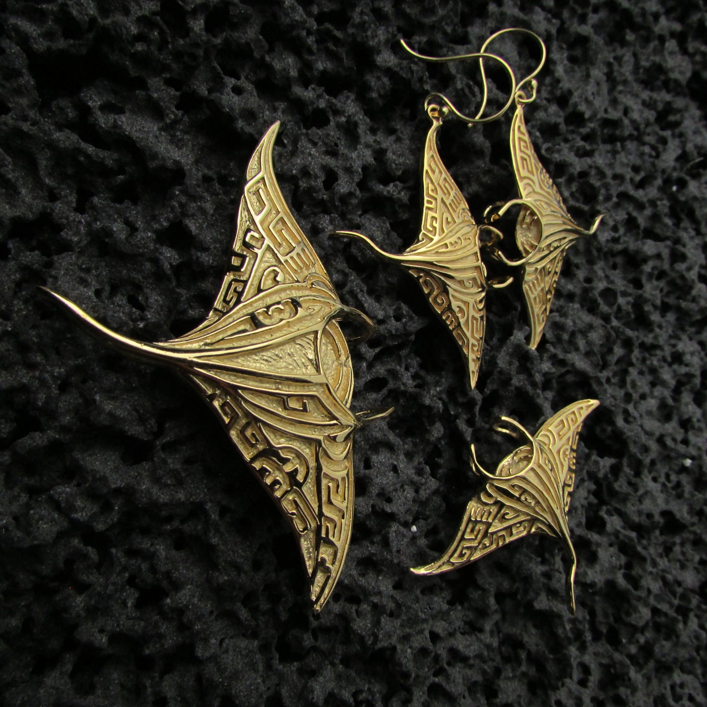 18K Gold Vermeil Manta Ray Necklace Pendant | Ocean | Beach | Gift | Jewelry | Handmade | Unique