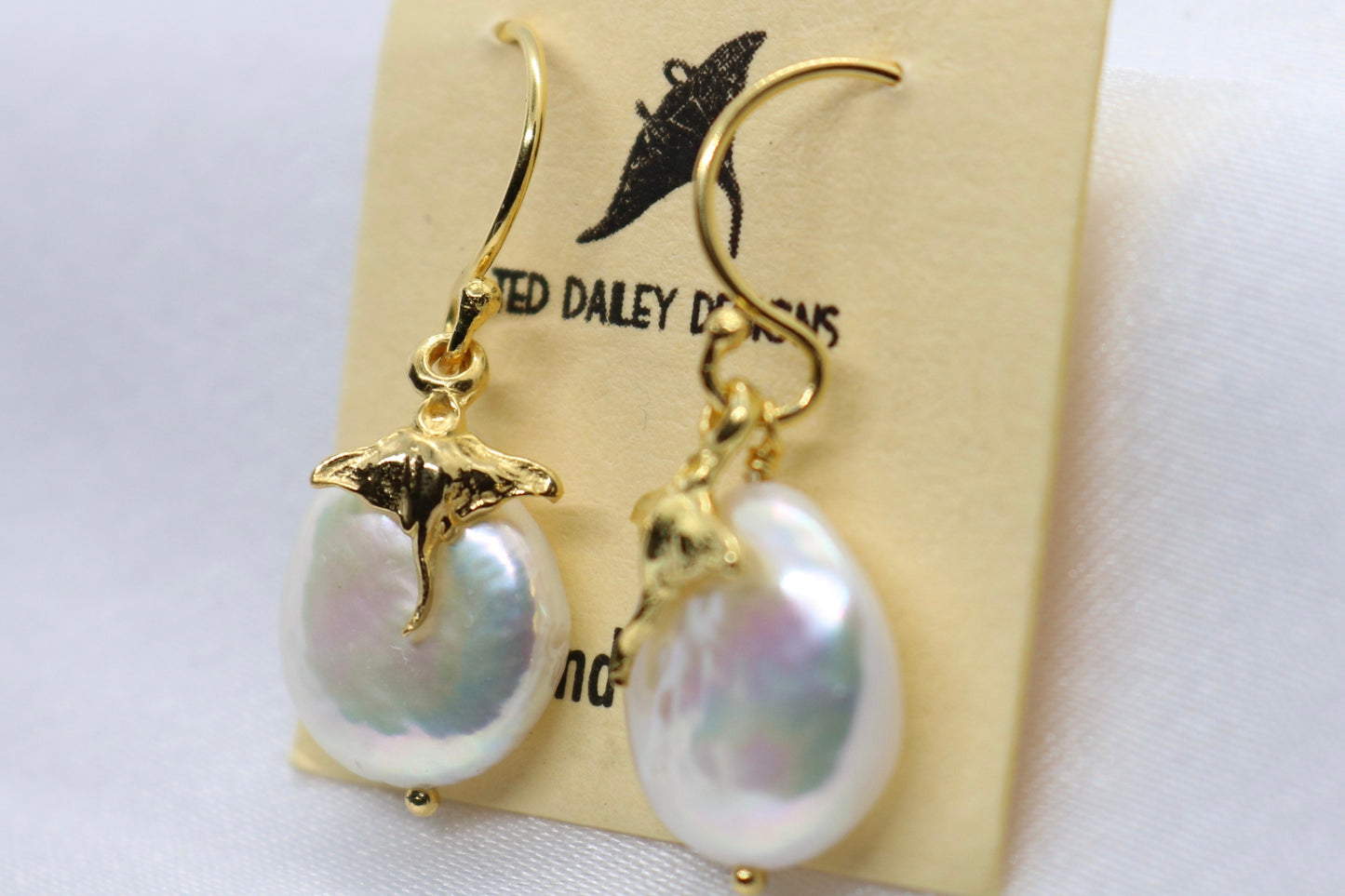 Manta Ray Pearl 18k gold vermeil charm earrings