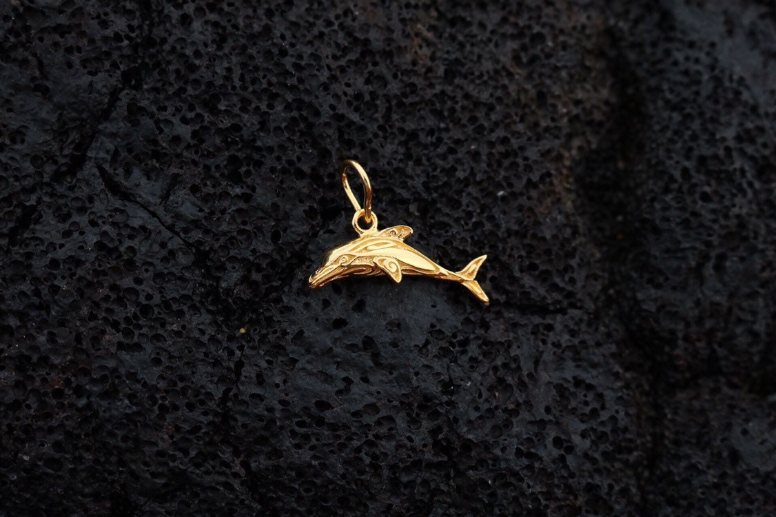 18K Gold Vermeil Dolphin Necklace Pendant.