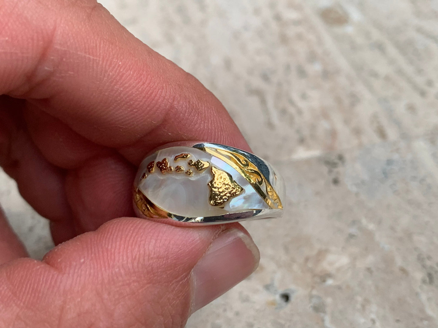 Hawaiian Islands Ring. Mother of pearl, Silver, Gold.