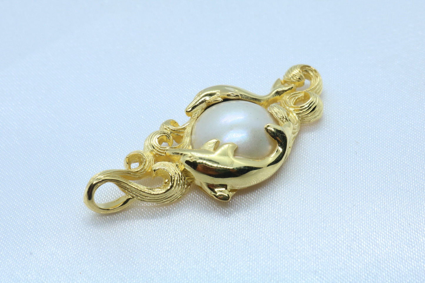 Dolphins Hawaiian Naia 18k Gold Vermeil Mabe White Pearl Necklace Pendant