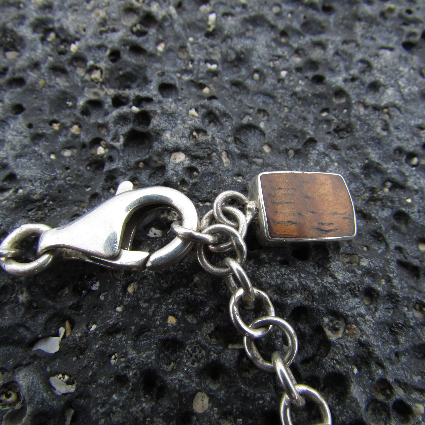 Rare Hawaiian Koa Wood Necklace | Collar