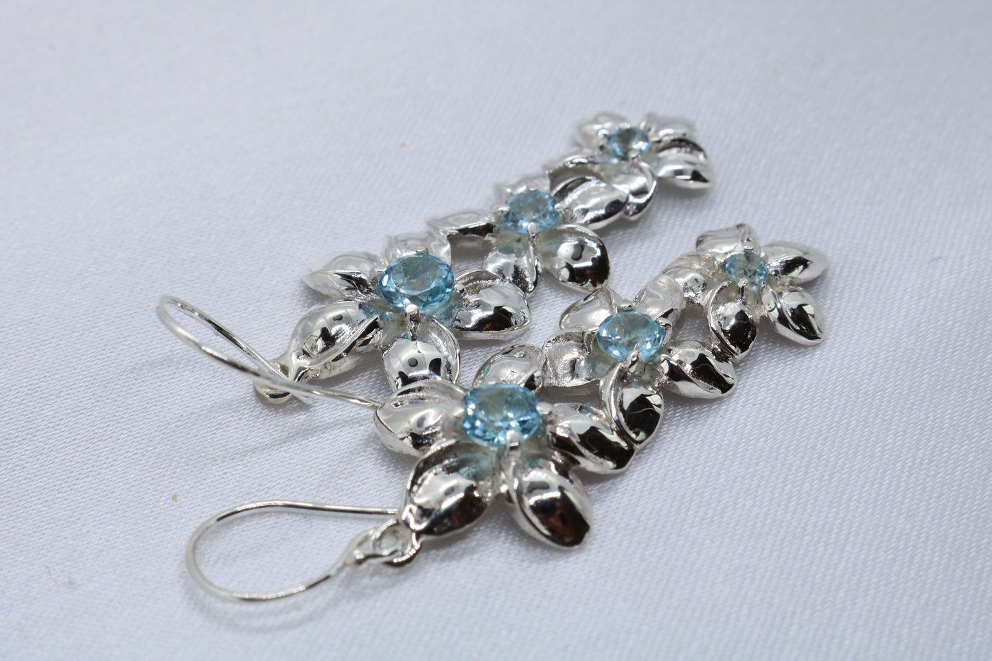 Plumeria triple flowers pendant. Silver, peridot, or blue topaz.