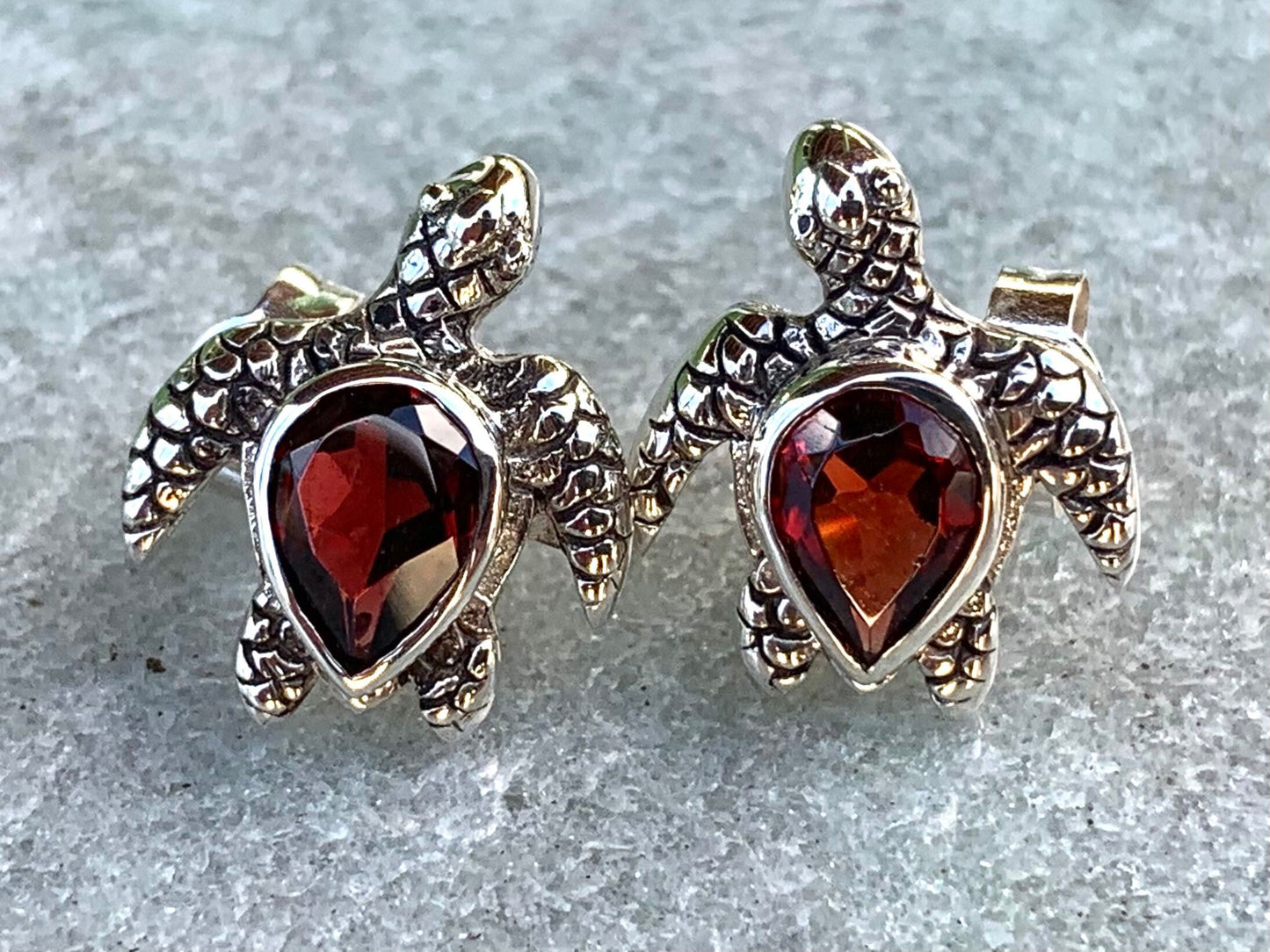 Honu Turtle Garnet Earrings Silver Studs
